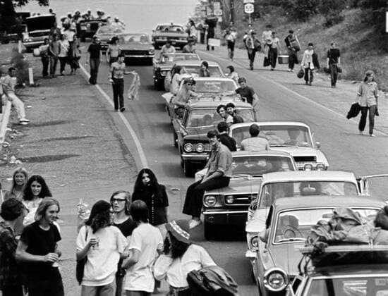 WOODSTOCK, traffic jam en route to Woodstock Festival, 1970 Courtesy Everett Collection !ACHTUNG AUFNAHMEDATUM GESCHÃ„TZT! PUBLICATIONXNOTxINxCANxCHNxFRAxITAxJPNxNORxPOLxRUSxESPxUKxUSA Copyright: xCourtesyxEverettxCollectionx MBDWOOD EC016