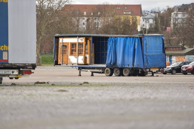 Corona Virus. Cannstatter Wasen und Frühlingsfest wurde abgesagt. Auf Grund der steigenden Zahlen der Infizierten werden grosse Veranstaltungen auch in Stuttgart abgesagt. Hier Gelände auf dem Cannstatter Wasen mit noch nicht aufgebauten Zelten. Stuttgart Baden-Wuerttemberg Deutschland Copyright: xMaxxKovalenkox