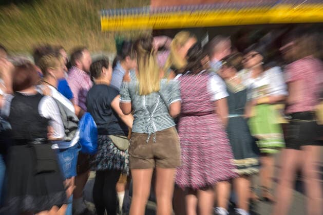 Corona Virus. Cannstatter Wasen und Frühlingsfest auf dem Cannstatter Wasen wurden dieses Jahr abgesagt. Hier Empressionen der letzten Jahre. Auf Grund der steigenden Zahlen der Infizierten werden grosse Veranstaltungen auch in Stuttgart abgesagt. Betroffen sind davon ausser Besucher auch, Handwerker, Lieferanten, Dienstleister... Stuttgart Baden-Wuerttemberg Deutschland Copyright: xMaxxKovalenkox
