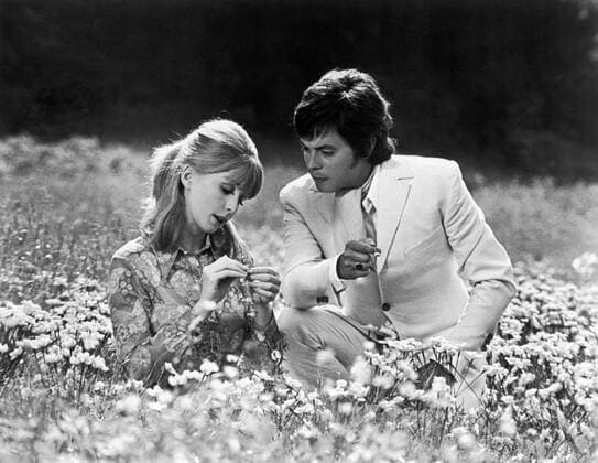 THE BUTTERCUP CHAIN, Jane Asher, Hywel Bennett, 1970 Courtesy Everett Collection !ACHTUNG AUFNAHMEDATUM GESCHÃ„TZT! PUBLICATIONXNOTxINxCANxCHNxFRAxITAxJPNxNORxPOLxRUSxESPxUKxUSA Copyright: xCourtesyxEverettxCollectionx MCDBUCH EC020