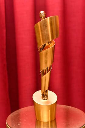 Der Siegertrophäe Lola beim Fototermin bei der Pressekonferenz zur Bekanntgabe der Nominierungen für den Deutschen Filmpreis 2020 im Delphi Filmpalast. Berlin, 11.03.2020