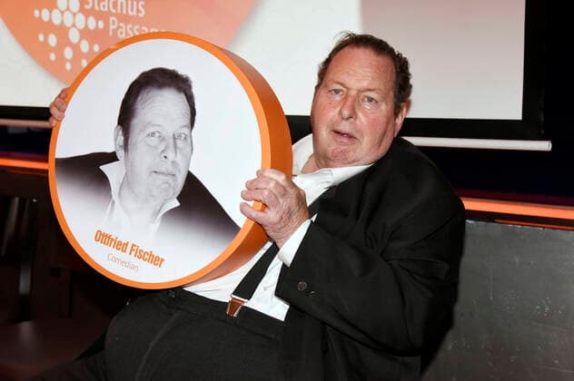 Ottfried Fischer bei der Enthüllung seines Sterns für den Sky of Fame in den Stachus Passagen. München, 11.03.2020 *** Ottfried Fischer at the unveiling of his star for the Sky of Fame in the Stachus Passagen Munich, 11 03 2020 Foto:xS.xAdamx xFuturexImage