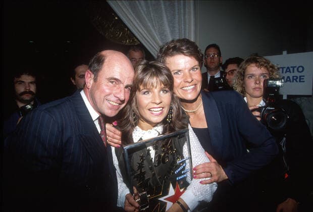 Carola Häggkvist med mamma Anita och pappa Jan, Eurovision Song Contest, Rom, 1991-05-04 Stockholm Sverige svenska kändisar x2492x *** Carola Häggkvist with mother Anita and dad Jan, Eurovision Song Contest, Rome, 1991 05 04 Stockholm Sweden Swedish celebrities x2492x,  Copyright: xCharlesxHammarsten TTx Eurovision Song Contest 1991-05-04