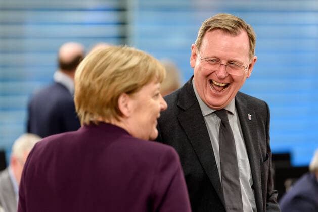 News Bilder des Tages Bundeskanzlerin Angela Merkel und Ministerpräsident Bodo Ramelow anlässlich der gemeinsamen Sitzung von Bundeskanzlerin Merkel mit den Ministerpräsidenten der Bundesländer im Berliner Bundeskanzleramt snapshot-photography F.Boillot
