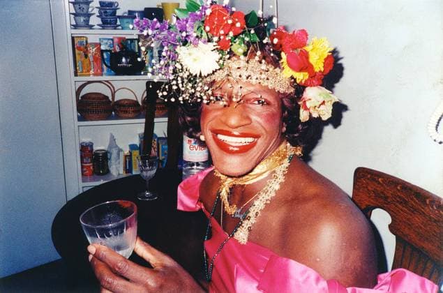 THE DEATH AND LIFE OF MARSHA P. JOHNSON, Marsha P. Johnson, 2017. Netflix courtesy Everett Collection !ACHTUNG AUFNAHMEDATUM GESCHÃ„TZT! PUBLICATIONXNOTxINxCANxCHNxFRAxITAxJPNxNORxPOLxRUSxESPxUKxUSA Copyright: xNetflix CourtesyxEverettxCollectionx MCDDEAN EC063