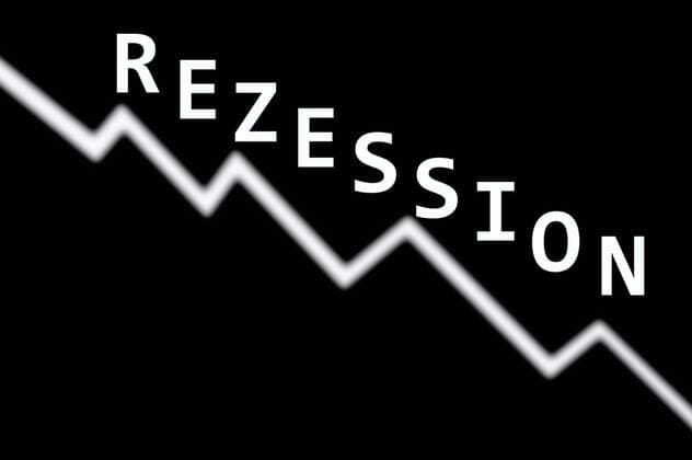 Börsenkurs und Rezession Börsenkurs und Rezession, 13.03.2020, Borkwalde, Brandenburg, Auf einer abfallende Börsenkurve steht der Schriftzug Rezession. *** Stock market price and recession Stock market price and recession, 13 03 2020, Borkwalde, Brandenburg, Germany, The word recession appears on a falling stock market curve