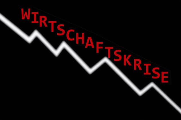 Börsenkurs und Wirtschaftskrise Börsenkurs und Wirtschaftskrise, 13.03.2020, Borkwalde, Brandenburg, Auf einer abfallende Börsenkurve steht der Schriftzug Wirtschaftskrise.