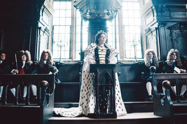 THE FAVOURITE, center: Olivia Colman, 2018. photo: Atsushi Nishijima TM & copyright Fox Seachlight Pictures. All rights reserved. Courtesy Everett Collection !ACHTUNG AUFNAHMEDATUM GESCHÃ„TZT! PUBLICATIONXNOTxINxCANxCHNxFRAxITAxJPNxNORxPOLxRUSxESPxUKxUSA Copyright: xFoxxSearchlight CourtesyxEverettxCollectionx MCDFAVO FS008