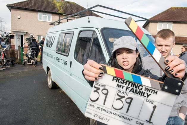 FIGHTING WITH MY FAMILY, (from left): Florence Pugh, Jack Lowden, on-set, 2019. ph: Robert Viglasky MGM courtesy Everett Collection (FSC:RR) !ACHTUNG AUFNAHMEDATUM GESCHÃ„TZT! PUBLICATIONXNOTxINxCANxCHNxFRAxITAxJPNxNORxPOLxRUSxESPxUKxUSA Copyright: xMGM CourtesyxEverettxCollectionx MCDFIWI EC104