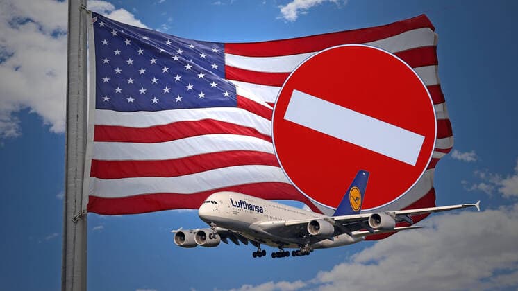 Angst vor dem Coronavirus, Einreisestopp in die USA fuer 30 Tage von Reisen von Europa in die USA in Kraft getreten Fotomontage, Symbolbild, eine US Amerikanische Flagge, davor ein Flugzeug der Fluggesellschaft Lufthansa, Airbus A380-800 Deutschland Kennung D-AIMN im Landeanflug und ein Schild Verbot der Einfahrt Symbolbild, Einreisestopp in die USA 14.03.2020 in Siegen Deutschland.
