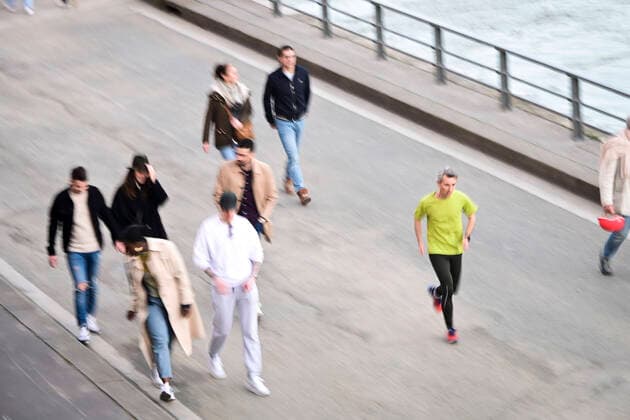 Les Parisiens flanent sur les quais de Seine - Vouie Georges Pompidou - NEWS : Comportement des Parisiens face au Covid-19 -15 03 2020 JBAutissier Panoramic 