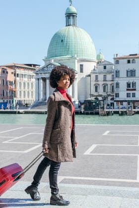Young tourist woman going for vacation trip Venice, Veneto, Italy ,model released, Symbolfoto CR_ANPR200207-230900-01