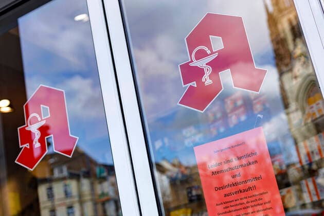 Eine Apotheke im Agnesviertel, in der Atemschutzmasken und Desinfektionsmittel ausverkauft sind. Köln, 16.03.2020