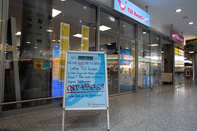 Hannover, Flughafen Langenhagen, 16.03.2020, auf Grund des Coronavirus werden hunderte Flüge gestrichen, TUI Reise Center,