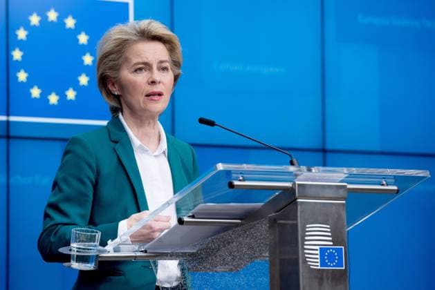 Bilder des Jahres 2020, News 03 März News Bilder des Tages (200316) -- BRUSSELS, March 16, 2020 (Xinhua) -- European Commission President Ursula von der Leyen addresses a press conference in Brussels, Belgium, March 16, 2020. European Commission President Ursula von der Leyen said Monday that she had informed the G7 that she proposed to the heads of state and government to introduce a temporary restriction on non-essential travel to the European Union (EU). (European Union Handout via Xinhua) BELGIUM-BRUSSELS-EU-COVID-19-TRAVEL-TEMPORARY RESTRICTION 