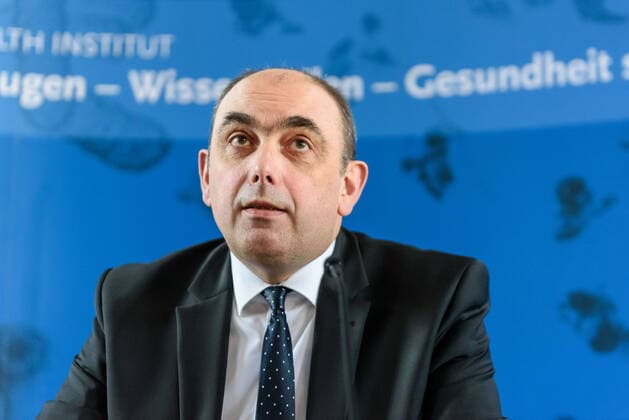 Prof. Dr. Lars Schaade (Facharzt für Mikrobiologie und Infektionsepidemiologie, Vizepräsident des Robert Koch-Instituts)beim täglichen Pressebriefing des Robert Koch-Instituts (RKI) zur aktuellen Entwicklungen der Pandemie COVID-19 (Coronavirus) im Hörsaal des Robert Koch-Instituts in Berlin snapshot-photography F.Boillot