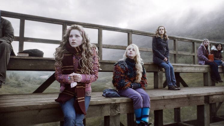 HARRY POTTER AND THE HALF-BLOOD PRINCE, Jessie Cave (left), Evanna Lynch (center of frame), Emma Watson (third from right), 2009. Warner Bros. courtesy Everett Collection Warner Bros Courtesy Everett Collection !ACHTUNG AUFNAHMEDATUM GESCHÃ„TZT! PUBLICATIONXNOTxINxCANxCHNxFRAxITAxJPNxNORxPOLxRUSxESPxUKxUSA Copyright: xWarnerxBros CourtesyxEverettxCollectionx MCDHAP2 EC137