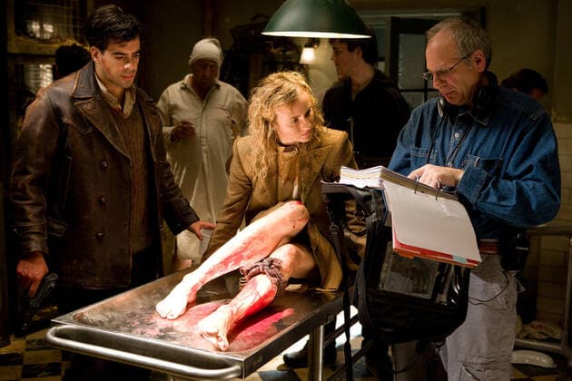 INGLOURIOUS BASTERDS, Eli Roth (left), Diane Kruger (center), on set, 2009. Ph: Francois Duhamel Weinstein Company Courtesy Everett Collection Weinstein Company Courtesy Everett Collection !ACHTUNG AUFNAHMEDATUM GESCHÃ„TZT! PUBLICATIONXNOTxINxCANxCHNxFRAxITAxJPNxNORxPOLxRUSxESPxUKxUSA Copyright: xWeinsteinxCompany CourtesyxEverettxCollectionx MCDINBA EC089
