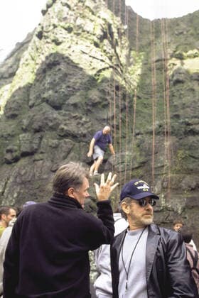73. Berlinale, Steven Spielberg erhÃ¤lt den Goldenen EhrenbÃ¤ren fÃ¼r sein Lebenswerk JURASSIC PARK III, Director Joe Johnston, Executive Producer Steven Spielberg, 2001 MCA Courtesy Everett Collection !ACHTUNG AUFNAHMEDATUM GESCHÃ„TZT! PUBLICATIONXNOTxINxCANxCHNxFRAxITAxJPNxNORxPOLxRUSxESPxUKxUSA Copyright: xMCA CourtesyxEverettxCollectionx MCDJUPA EC003
