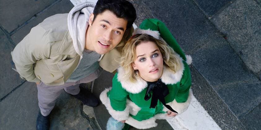 LAST CHRISTMAS, from left: Henry Golding, Emilia Clarke, 2019. Universal courtesy Everett Collection null !ACHTUNG AUFNAHMEDATUM GESCHÃ„TZT! PUBLICATIONXNOTxINxCANxCHNxFRAxITAxJPNxNORxPOLxRUSxESPxUKxUSA Copyright: xUniversal CourtesyxEverettxCollectionx MCDLACH UV002