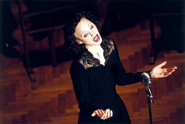 OSCARS. Beste Hauptdarstellerin. PreistrÃ¤gerinnen 2001-2010 LA VIE EN ROSE, (aka LA MOME), Marion Cotillard as Edith Piaf, 2007. Picturehouse courtesy Everett Collection Picturehouse Courtesy Everett Collection !ACHTUNG AUFNAHMEDATUM GESCHÃ„TZT! PUBLICATIONXNOTxINxCANxCHNxFRAxITAxJPNxNORxPOLxRUSxESPxUKxUSA Copyright: xPicturehouse CourtesyxEverettxCollectionx MCDLAVI EC040