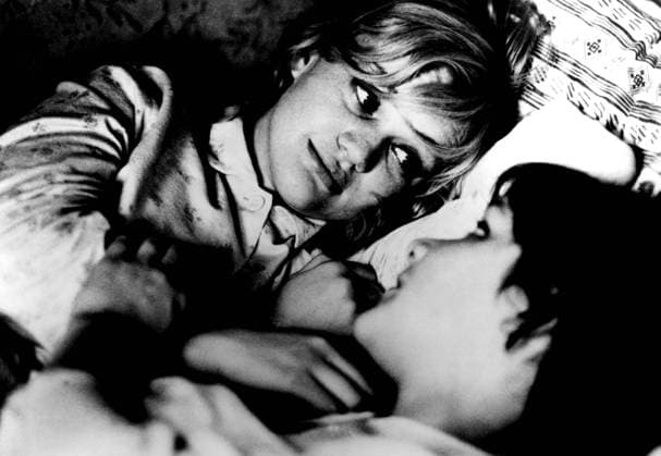 THE LOVES OF A BLONDE, (aka LASKY JEDNE PLAVOVLASKY), Hana Brejchova (left), 1965 Courtesy Everett Collection !ACHTUNG AUFNAHMEDATUM GESCHÃ„TZT! PUBLICATIONXNOTxINxCANxCHNxFRAxITAxJPNxNORxPOLxRUSxESPxUKxUSA Copyright: xCourtesyxEverettxCollectionx MCDLOOF EC040