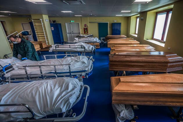 Ponte San Pietro Bergamo. Mortuary Chamber of the Ponte San Pietro Hospital in the Province of Bergamo the area in Italy where the highest number of infections was recorded by COVID19 Coronavirus In the photo, the hospital gym was used as a Mortuary Chamber in the absence of places (Carlo Cozzoli Fotogramma, Ponte San Pietro Bergamo - 2020-03-18) p.s. la foto e utilizzabile nel rispetto del contesto in cui e stata scattata, e senza intento diffamatorio del decoro delle persone rappresentate  Copyright: xCarloxCozzolix xFOTOGRAMMAx
