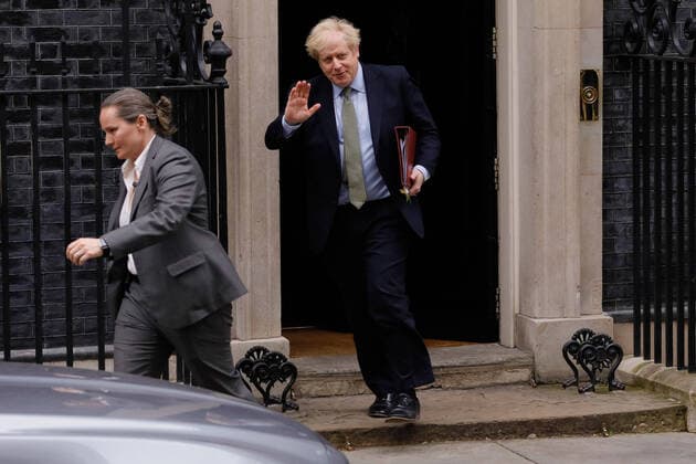 News Bilder des Tages (200318) -- LONDON, March 18, 2020 -- British Prime Minster Boris Johnson leaves 10 Downing Street for Prime Minister s Questions, in London, Britain on March 18, 2020. (Photo by Tim Ireland Xinhua) BRITAIN-LONDON-PMQ HanxYan 
