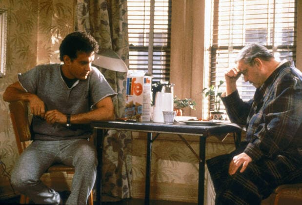 NOTHING IN COMMON, Tom Hanks, Jackie Gleason, 1986, (c) TriStar courtesy Everett Collection TriStar Pictures Courtesy Everett Collection !ACHTUNG AUFNAHMEDATUM GESCHÃ„TZT! PUBLICATIONXNOTxINxCANxCHNxFRAxITAxJPNxNORxPOLxRUSxESPxUKxUSA Copyright: xTriStarxPictures CourtesyxEverettxCollectionx MCDNOIN EC016