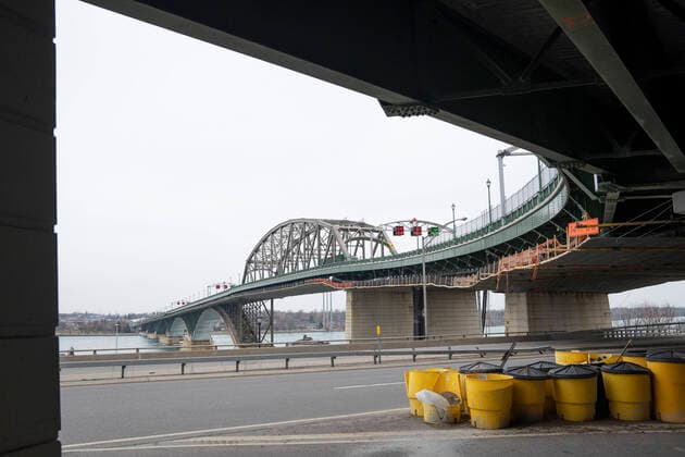March 18, 2020, Buffalo, New York, USA: The USA and Canada have closed the border to all non-essential travel becuase of Covid-19. The 5,500 mile border has been closed by mutual agreement between the two governments. The Peace Bridge between Buffalo, NY and Fort Erie, Ontario had 5,105,882 bridge crossings in 2019. . March 18, 2020. Buffalo, NY. Buffalo USA - ZUMAb175 20200318_znp_b175_019 Copyright: xBrendanxBannonx