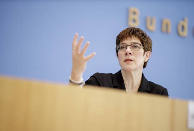 Bundesverteidigungsministerin Annegret Kramp-Karrenbauer, und Parteivorsitzende der CDU, in der Bundespressekonferenz. Berlin, 19.03.2020 Berlin Deutschland