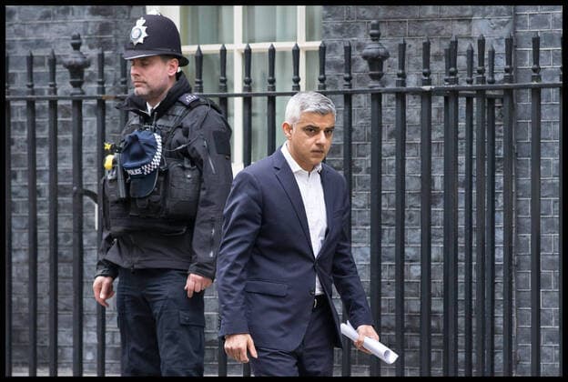 . 19 03 2020. London, United Kingdom. Sadiq Khan Downing Street. London Mayor Sadiq Khan departs Downing Street.  xMartynxWheatleyx xi-Imagesx IIM-20934-0011