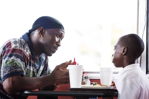 OSCARS. Bester Nebendarsteller. PreistrÃ¤ger 2011-2020 MOONLIGHT, from left: Mahershala Ali, Alex R. Hibbert, 2016. ph: David Bornfriend A24 courtesy Everett Collection Courtesy Everett Collection !ACHTUNG AUFNAHMEDATUM GESCHÃ„TZT! PUBLICATIONXNOTxINxCANxCHNxFRAxITAxJPNxNORxPOLxRUSxESPxUKxUSA Copyright: xCourtesyxEverettxCollectionx MCDMOON EC122
