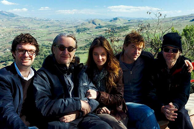 Wim Wenders, 75. Geburtstag am 14. August PALERMO SHOOTING, from left: Producer Gian-Piero Ringel, director Wim Wenders, Giovanna Mezzogiorno, Campino, cinematographer Franz Lustig, on set, 2008. Senator Film courtesy Everett Collection Senator Film courtesy Everett Collection !ACHTUNG AUFNAHMEDATUM GESCHÃ„TZT! PUBLICATIONXNOTxINxCANxCHNxFRAxITAxJPNxNORxPOLxRUSxESPxUKxUSA Copyright: xCourtesyxEverettxCollectionx MCDPASH EC026