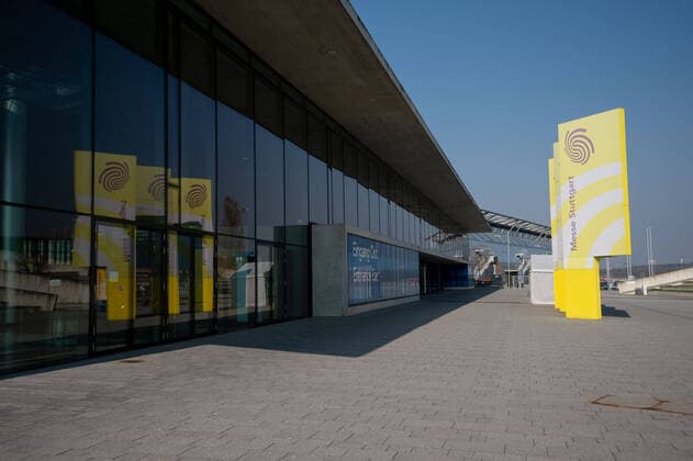 Coronavirus-COVID-19 Flughafen Stuttgart und Messe Stuttgart unter dem Einfluss der Pandemie. Das Gelände und die Terminals sind verweist. Ebenso kommen nur sehr wenige Flüge in Stuttgart an. Stuttgart Mitte Baden-Württemberg Deutschland Copyright: xLeif-HendrikxPiechowskix