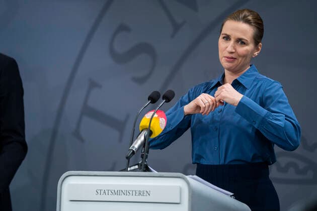 Statsminister Mette Frederiksen og Sundhedsminister Magnus Heunicke (S) holder boerne-pressemoede, hvor de svarer paa spoergsmaal fra boern om coronavirus og COVID-19 fredag den 20. marts 2020. , Denmark Copyright: MartinxSylvestx COP103 spdk20200320-130554-L