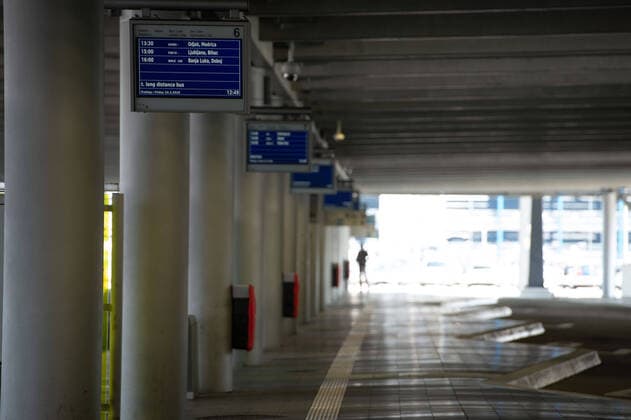 Coronavirus-COVID-19 Flughafen Stuttgart-Stillstand auch am Fernbusbahnhof wo alle Fernbusreiusen aufgrund des Coronavirus abgesagt wurden. Stuttgart Mitte Baden-Württemberg Deutschland Copyright: xLeif-HendrikxPiechowskix