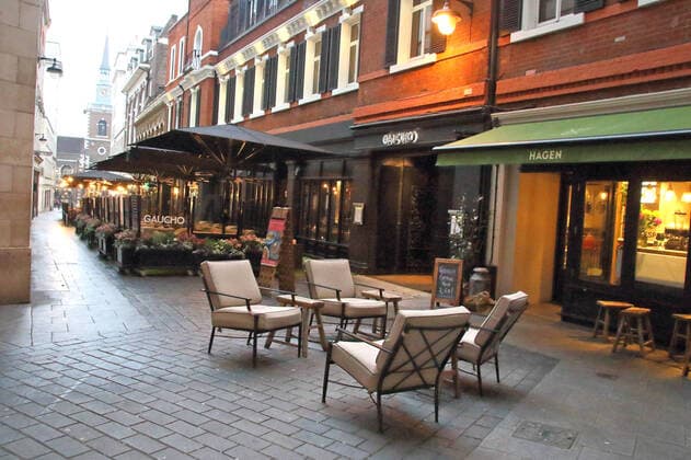 Empty Streets of London - coronavirus outbreak 2020 London, UK. Restaurants deserted. Large empty spaces where tourists usually gather and deserted streets around landmarks due to the threat of a further spread of coronavirus -COVID-19 . London 19th March 2020 LMK73-J6378-200320 