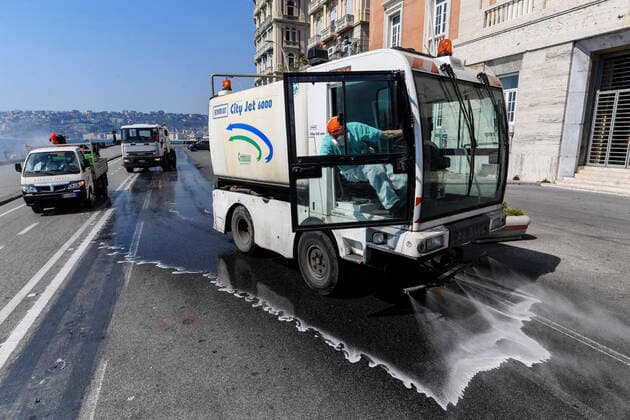 Sanitary workers disinfect the streets, in Naples city to counter the danger of a coronavirus infection (COVID 19).  Copyright: xSalvatorexLaportax xIPAx xKontrolabx