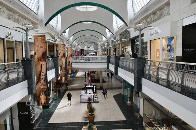 Very quiet Bluewater Shopping Centre, Kent, during Coronavirus outbreak . 20 03 2020. London, United Kingdom. Coronavirus outbreak, Bluewater Shopping Centre, UK.  xNilsxJorgensenx xi-Imagesx IIM-20940-0003