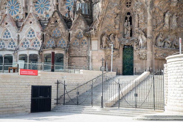 March 20, 2020, Barcelona, BARCELONA, SPAIN: The Basilic of Sagrada Familia closed to public during the lockdown of the population of Barcelona to combat the coronavirus. In Barcelona, Spain, March 20 on 2020. Barcelona SPAIN - ZUMAa181 20200320_zaa_a181_100 Copyright: xXavixBonillax