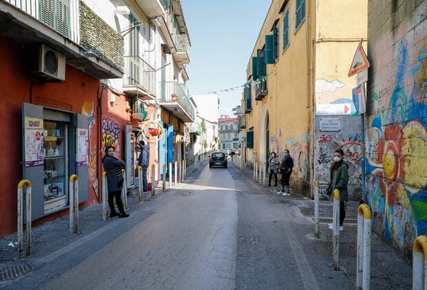 March 20, 2020, Naples, CAMPANIA, ITALY: Italy-20 03 2020 Naples, during the pandemic of the covid-19 virus, the streets are empty both in the center and in the suburbs but the inconvenience for citizens with garbage heaps begins, the lack of food for the less well-off. Now the military arrives, but the Neapolitans do not afflict themselves and respond with flags and banners from the balconies. Naples ITALY - ZUMAs236 20200320_zap_s236_001 Copyright: xFabioxSassox