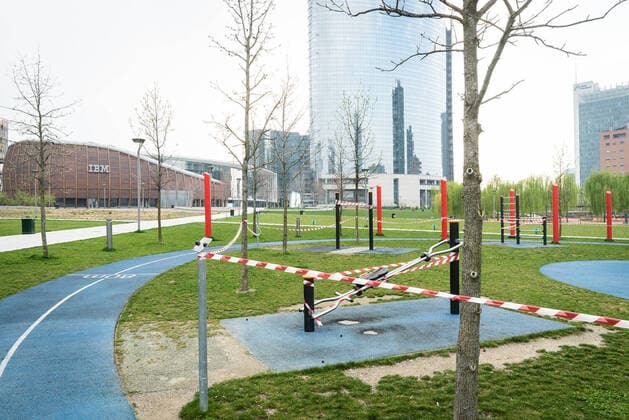 Milan park library of desert trees. Games and public spaces cordoned off (Stefano De Grandis Fotogramma, Milan - 2020-03-20) p.s. la foto e utilizzabile nel rispetto del contesto in cui e stata scattata, e senza intento diffamatorio del decoro delle persone rappresentate  Copyright: xStefanoxDexGrandisx xFOTOGRAMMAx