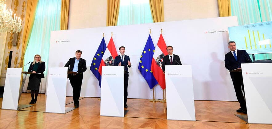 Wien 20.03.2020, Bundeskanzleramt, Wien, AUT, Akutelle Entwicklungen zur Coronaerkrankung in Oesterreich, Pressekonferenz, Aktuelle Massnahmen, im Bild Wirtschaftsministerin Margarete Schramboeck (OeVP), Vizekanzler Werner Kogler (Gruene), Bundeskanzler Sebastian Kurz (OeVP), Gesundheitsminister Rudolf Anschober (Gruene) und Innenminister Karl Nehammer (OeVP) Wirtschaftsministerin Margarete Schramboeck (OeVP), Vizekanzler Werner Kogler (Gruene), Bundeskanzler Sebastian Kurz (OeVP), Gesundheitsminister Rudolf Anschober (Gruene) und Innenminister Karl Nehammer (OeVP) during a press conference on the subject Current measures, of Austrian Goverment about the Coronavirus Pandemie at the Bundeskanzleramt in Wien, Austria on 2020 03 20.