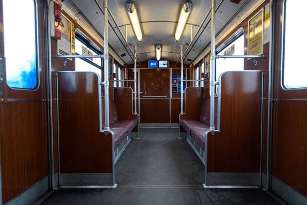Coronavirus, Impressionen aus Berlin Deutschland, Berlin - 20.03.2020: Im Bild ist der Hintere Teil eines leeren U-Bahn Waggons zu sehen. Berlin Berlin Deutschland