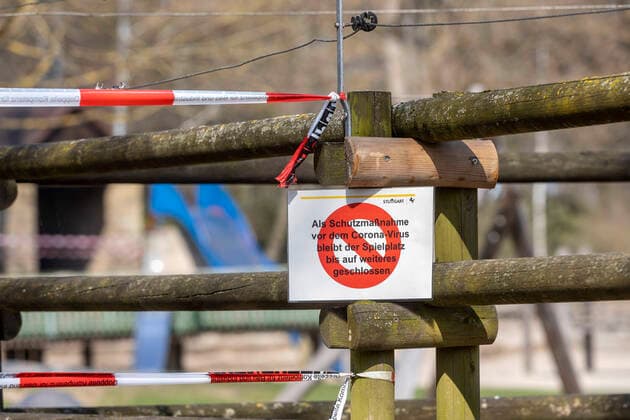 Stuttgart, 20.03.2020: Spielplatz gesperrt auf dem Killesberg in Stuttgart. Auswirkungen der Corona-Krise. DEU, Deutschland, Baden-Württemberg