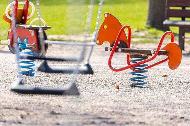 Stuttgart, 20.03.2020: Spielplatz gesperrt auf dem Killesberg in Stuttgart. Auswirkungen der Corona-Krise. DEU, Deutschland, Baden-Württemberg