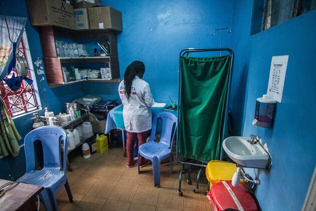 March 20, 2020, Nairobi, Kenya, Africa: A local doctor from Kibera Slums is seen setting up his room for screening and check ups for Corona Virus. Nairobi Africa - ZUMAd156 20200320_zip_d156_001 Copyright: xDonwilsonxOdhiambox