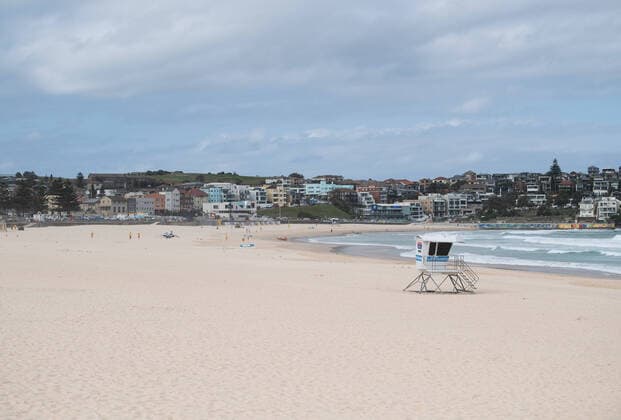 News Bilder des Tages BONDI BEACH CORONAVIRUS CLOSURE, An empty Bondi Beach after it was closed this afternoon in Sydney, Saturday, March 21, 2020. Beachgoers drew condemnation yesterday when tens of thousands of people flouted social distancing rules, which have been put in place in an effort to limit the spread of COVID-19. ( NO ARCHIVING, EDITORIAL USE ONLY, NO USE IN BOOKS WITHOUT CONSENT SYDNEY NSW AUSTRALIA  Copyright: xJAMESxGOURLEYx 20200321001458559083