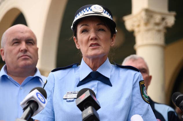 BONDI BEACH CORONAVIRUS CLOSURE, NSW Police Assistant Commissioner Karen Webb speaks during a press conference at Bondi Beach in Sydney, Saturday, March 21, 2020. Beachgoers drew condemnation yesterday when tens of thousands of people flouted social distancing rules, which have been put in place in an effort to limit the spread of COVID-19. ( NO ARCHIVING, EDITORIAL USE ONLY, NO USE IN BOOKS WITHOUT CONSENT SYDNEY NSW AUSTRALIA  Copyright: xJAMESxGOURLEYx 20200321001458564547